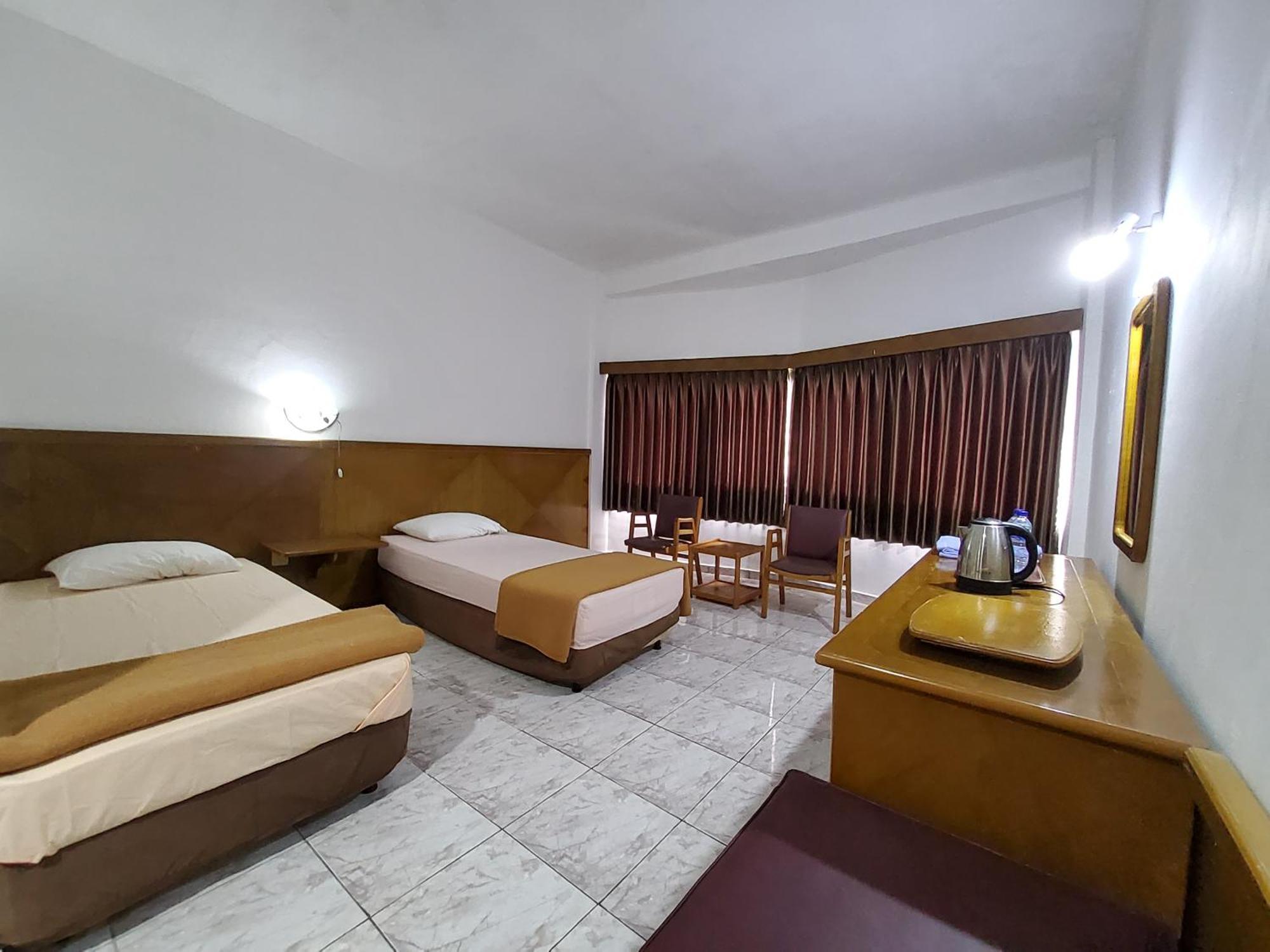 Hotel Kumala Samudra Cikakak Zewnętrze zdjęcie